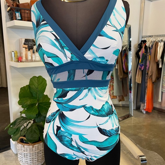 Azure aqua one piece suit - Picture 3 of 7